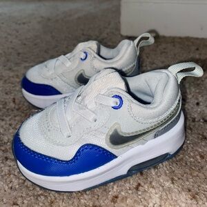 Infant Nike Air Max Motif, Size 4C, Gently Used, Blue and White Shoes